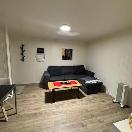 Liten Eldre Og Koselig Studiohybel Svolvær Eksteriør billede